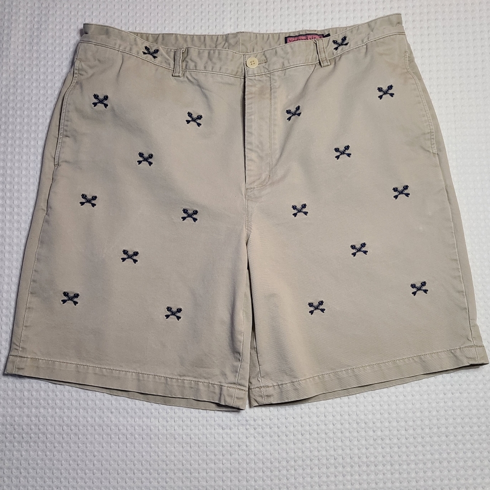Vineyard Vines Chino Club Shorts Embroidered Khaki Fish Bones Men's Size 40